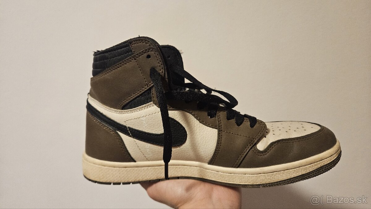 Nike Air Jordan 1 x Travis Scott (FAKE) - 2