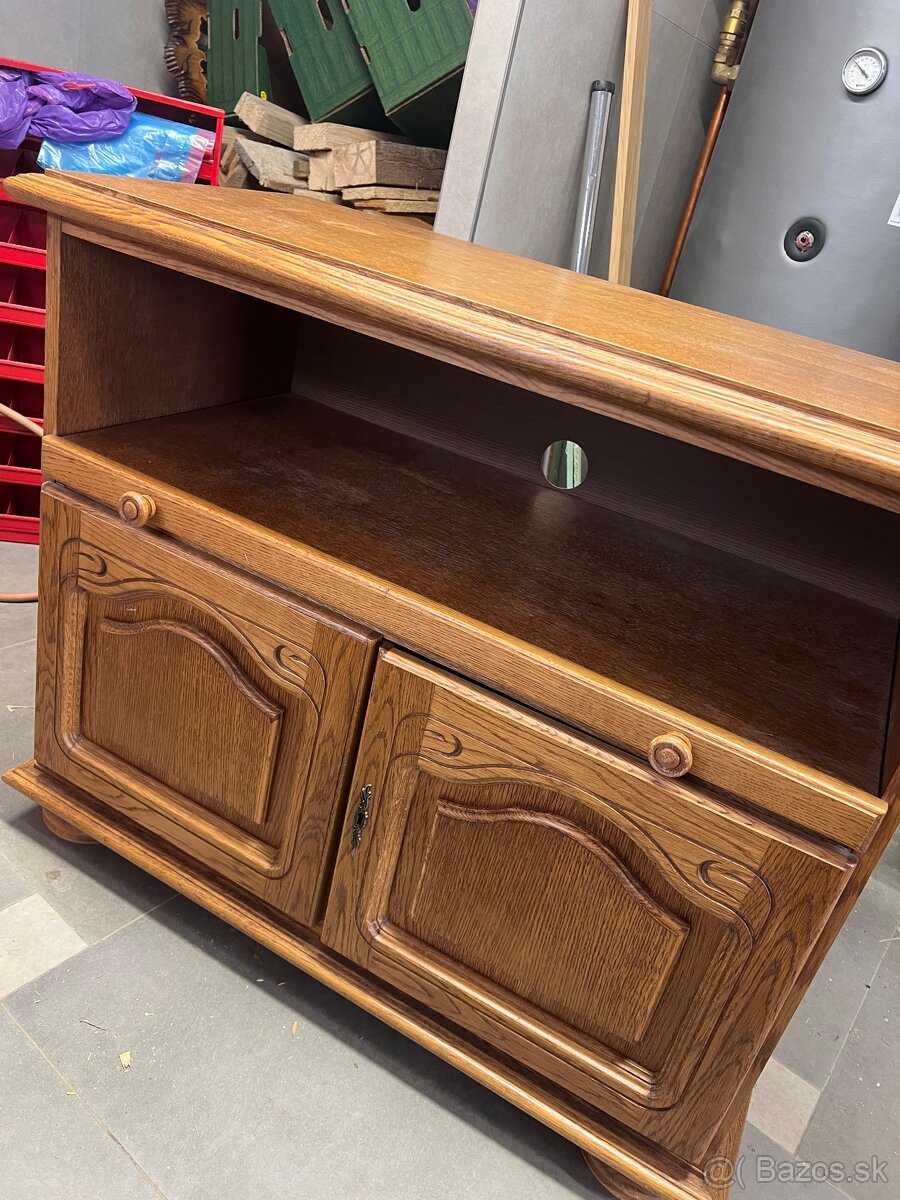 Masívny drevený nábytok na chatu – predsieň + skrinka - 2