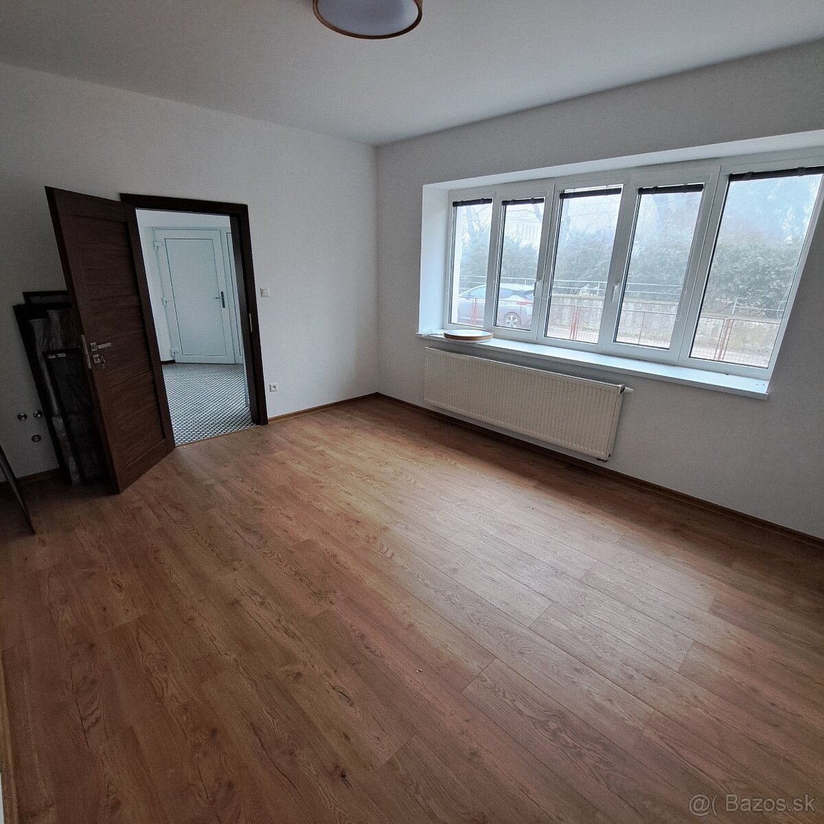 Prenajmem kanceláriu v centre Z.M. A.Kmeťa s parkovaním - 2