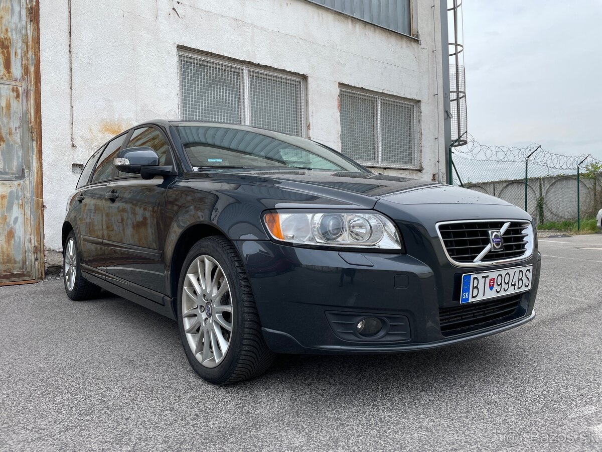 Volvo v50 2.0d 2.majitel s históriou - 2