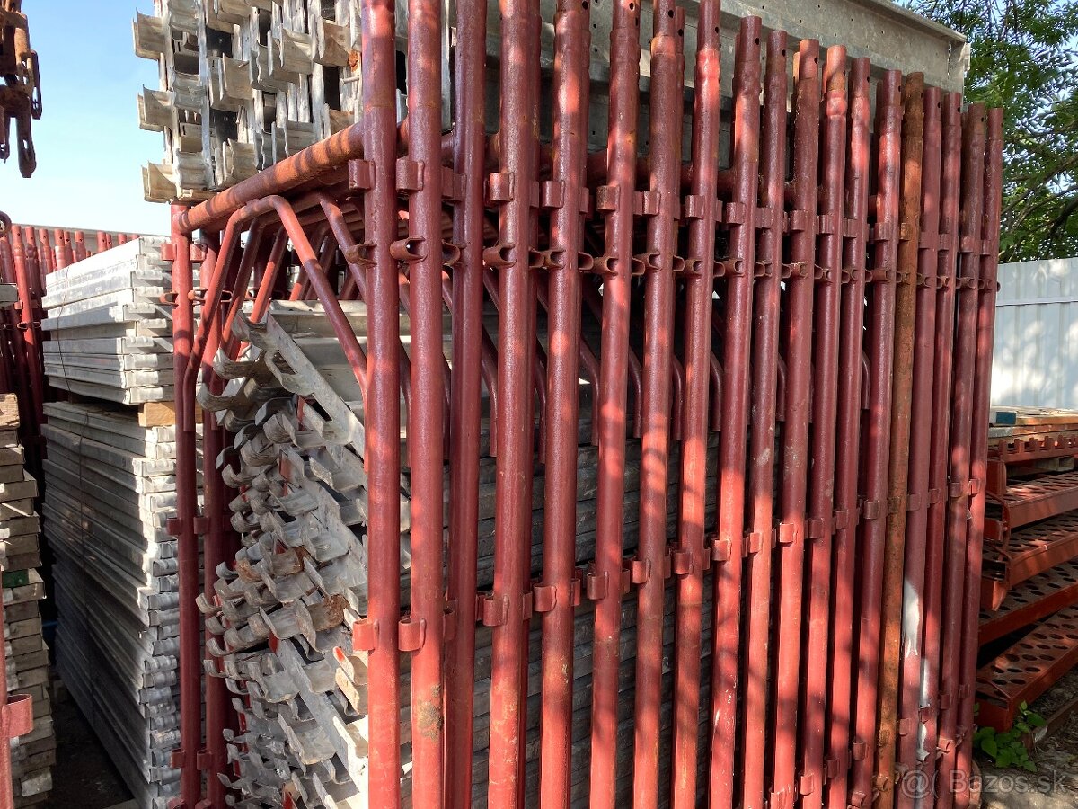 Fasadne lešenie Preaj-Prenajom. - 2