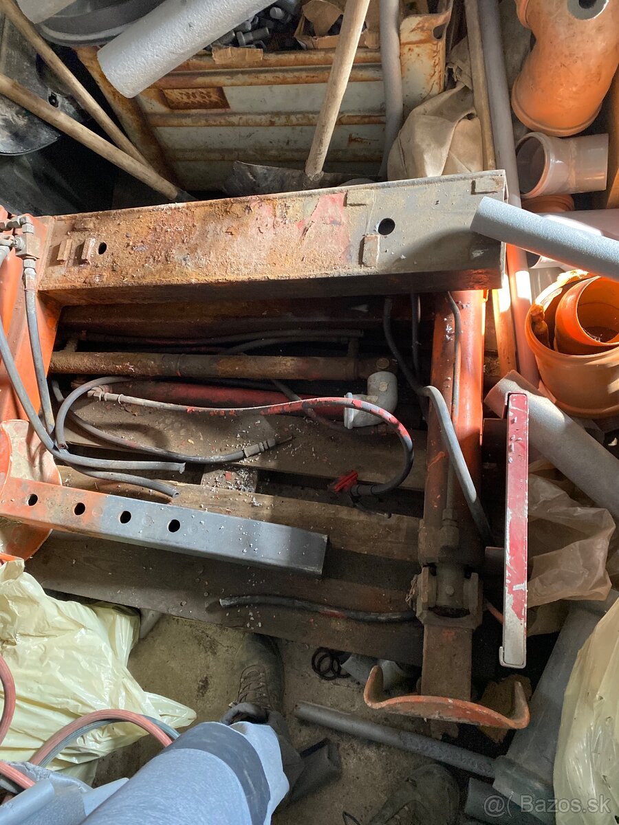 Hydraulické nohy - 2