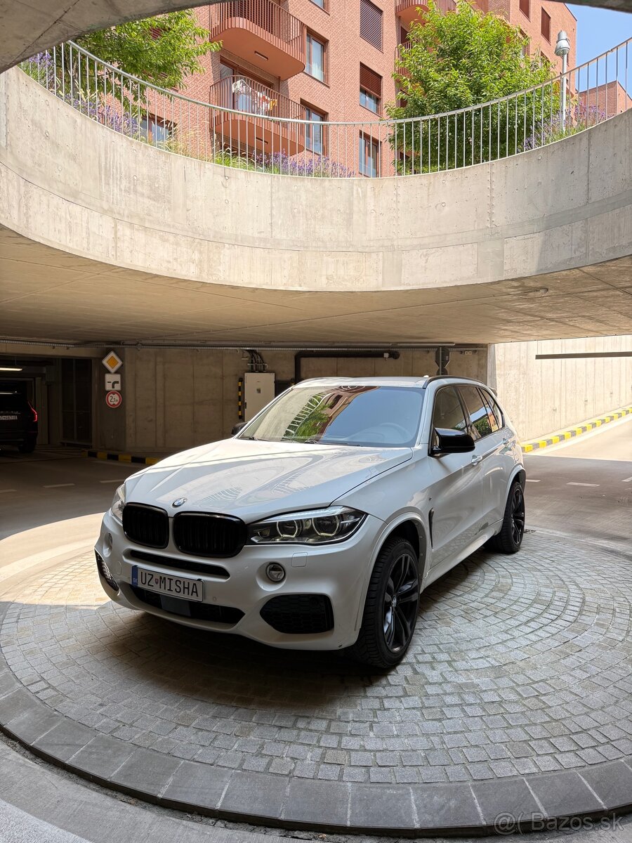 BMW X5 M50D