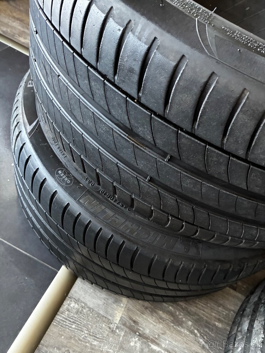 Pneu Gumy R19 Michelin - 2