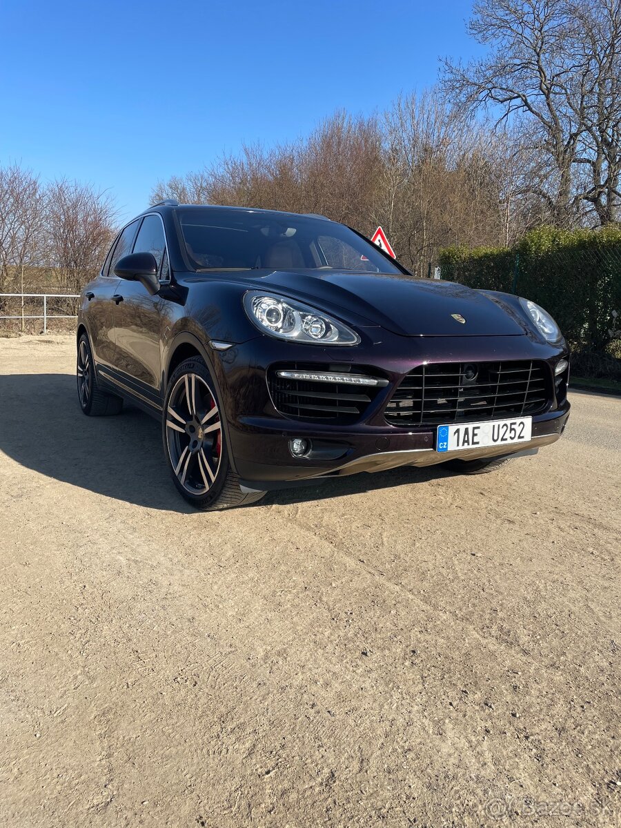 Porsche Cayenne Turbo - 2
