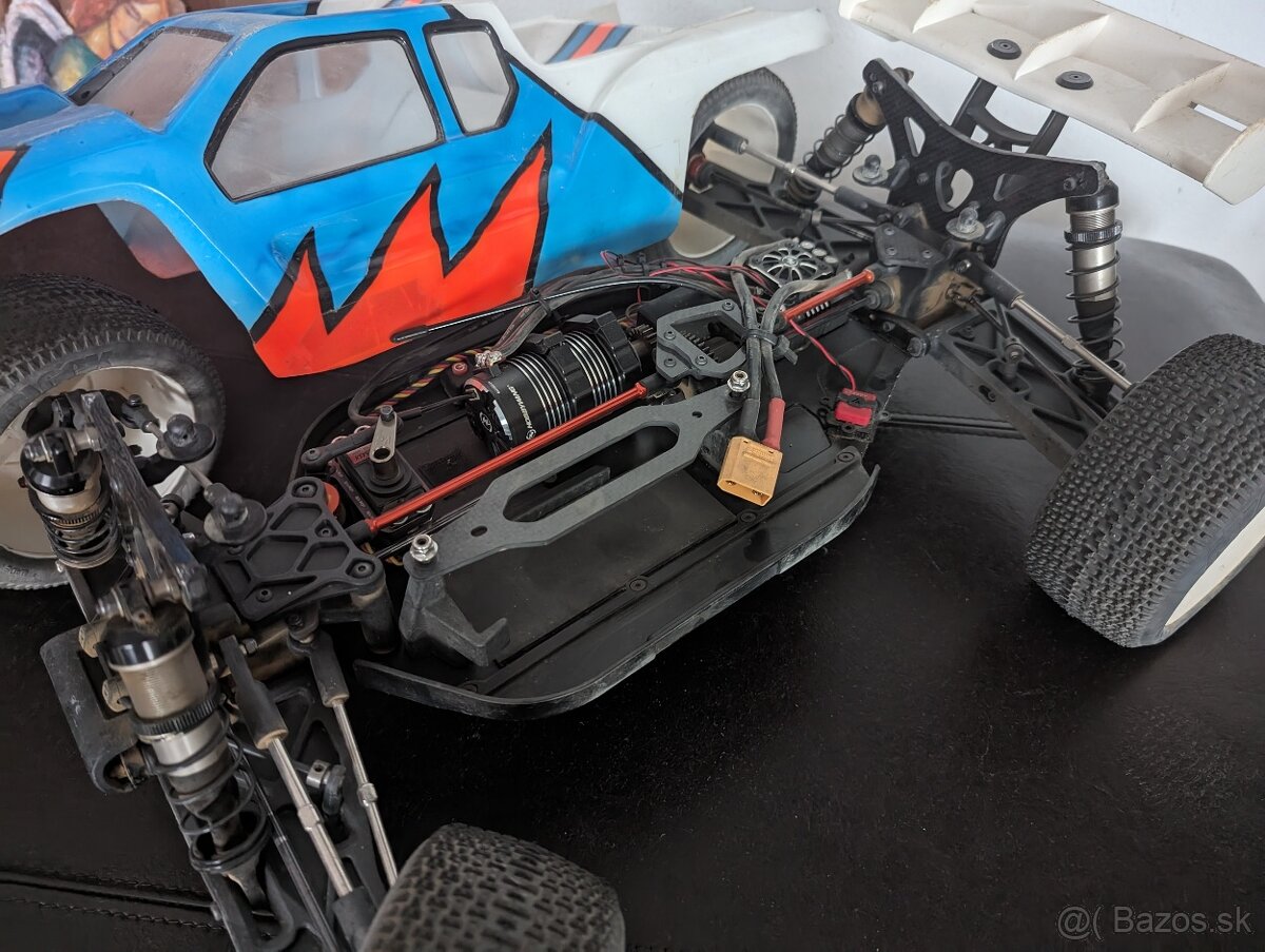 Elektrická 1/8 Truggy HB racing E817T + rôzne príslušenstvo - 2