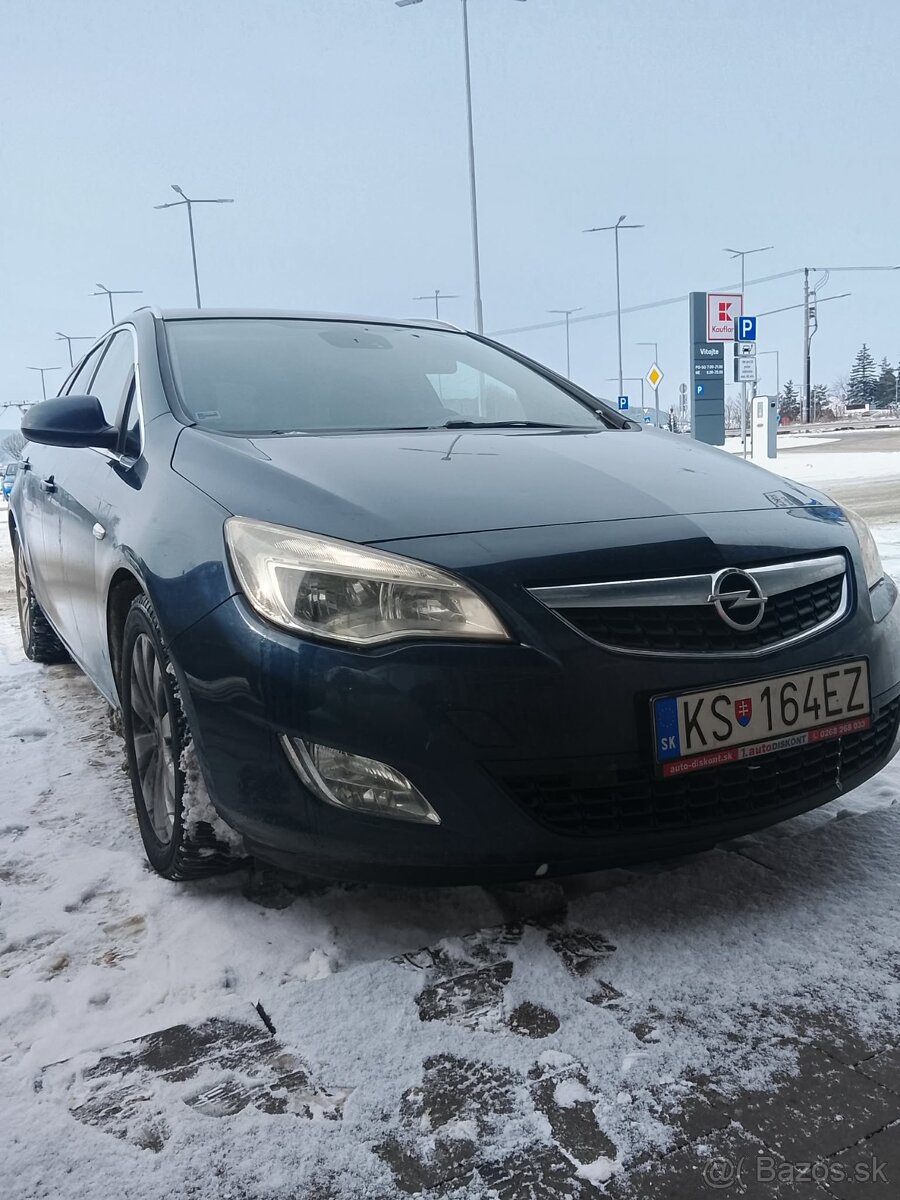 Predavam Opel Astra 2011 1.7 CDTI - 2