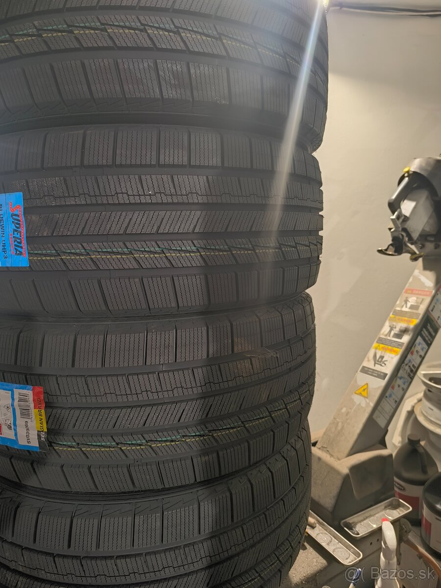 Zimné pneumatiky 275/45 R20 - 2
