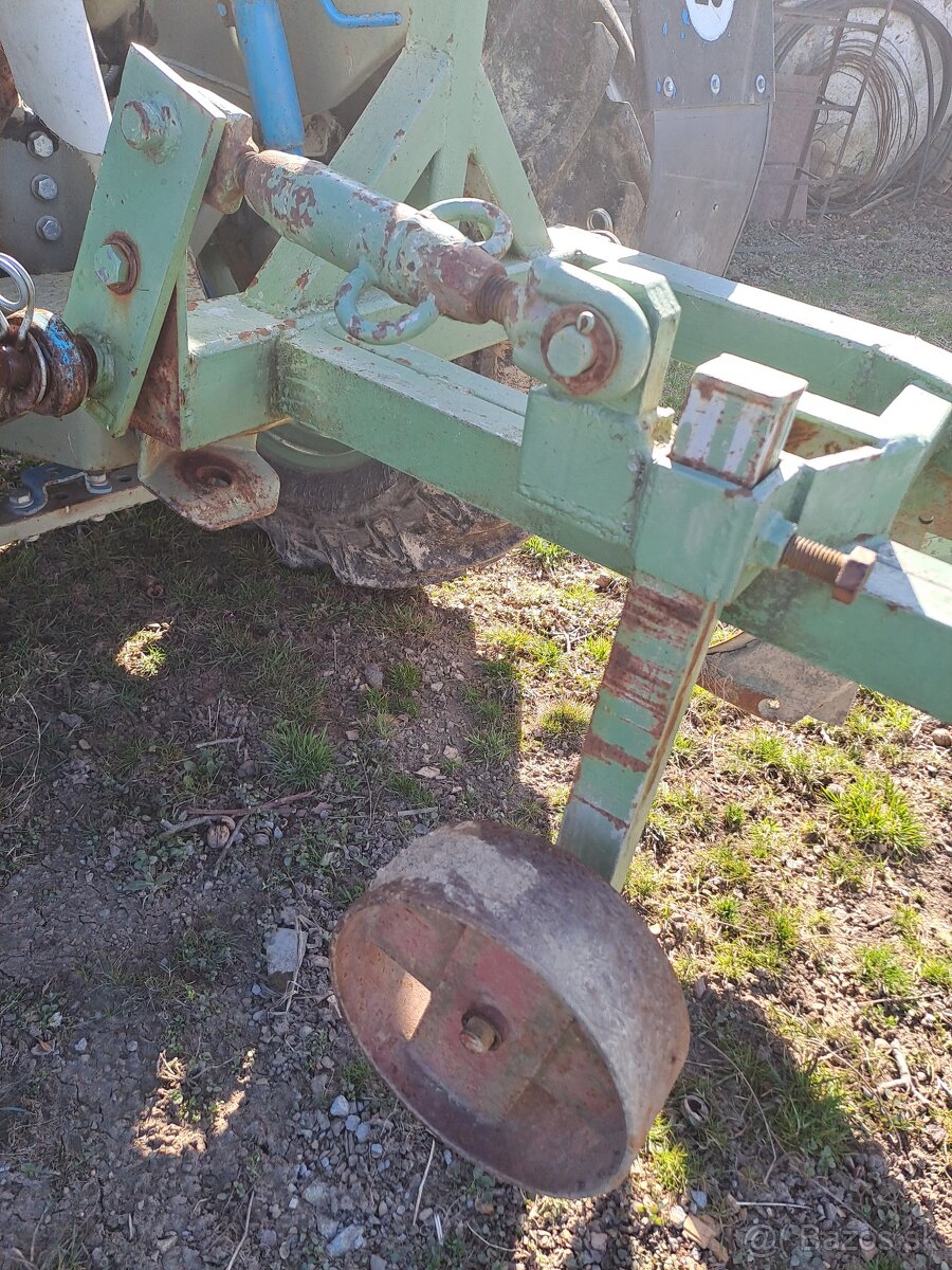 dvojradličný pluh - 2