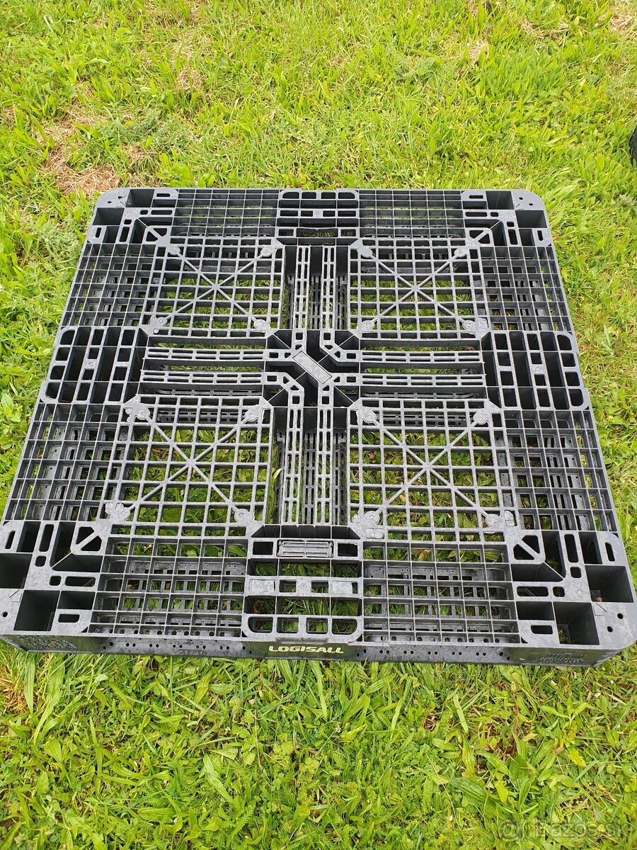 Predám plastové palety - 2