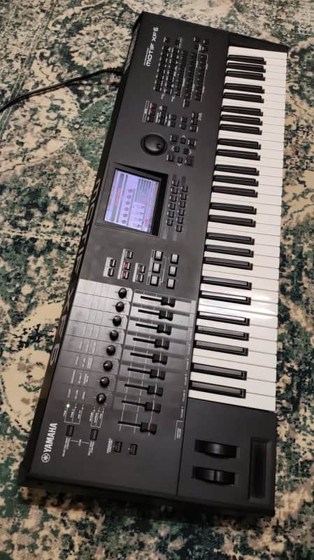 YAMAHA Motif XF 6 - 2