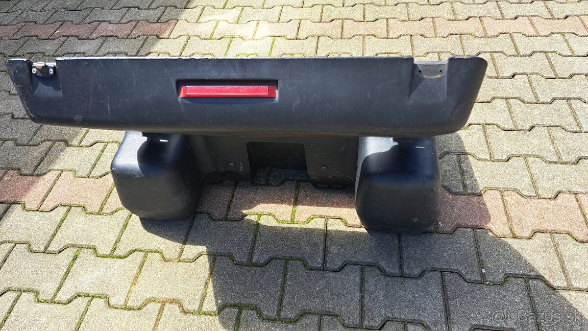Zadný kufor na štvorkolku