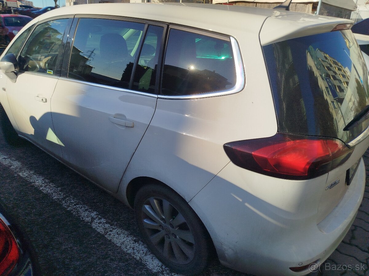 Opel Zafira Tourer - 2
