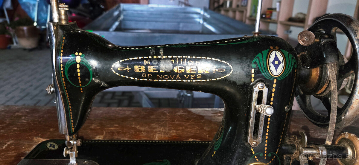 Historická šijacia mašina Berger - 2