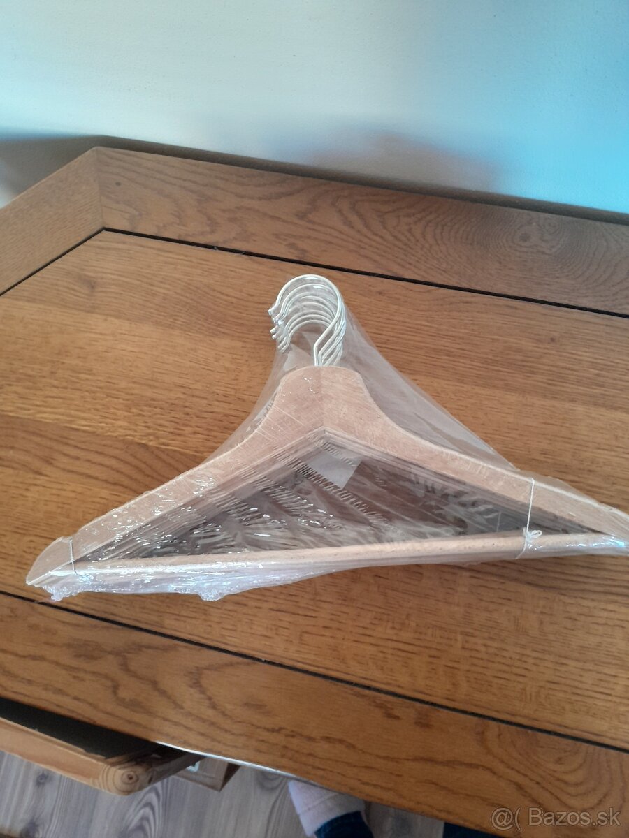 IKEA nove vesiaky drevene - 2
