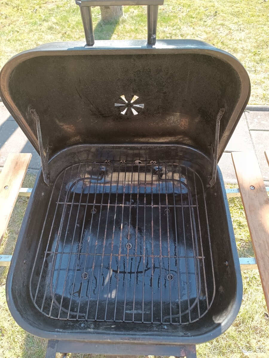 Predám záhradný gril - 2