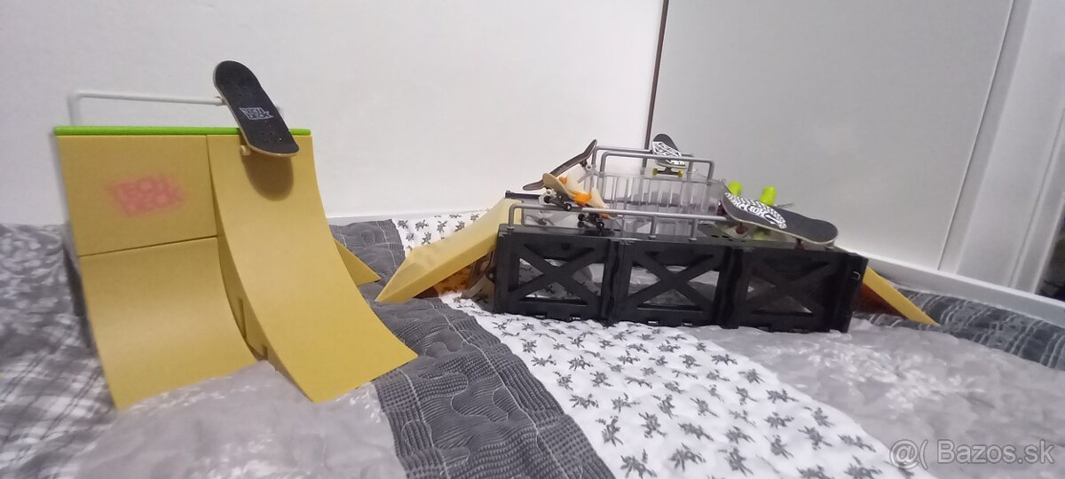 Tech Deck display fingerboard - 2