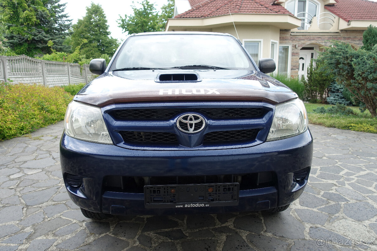 Toyota Hilux DC 2.5 D-4D Basis 4x4