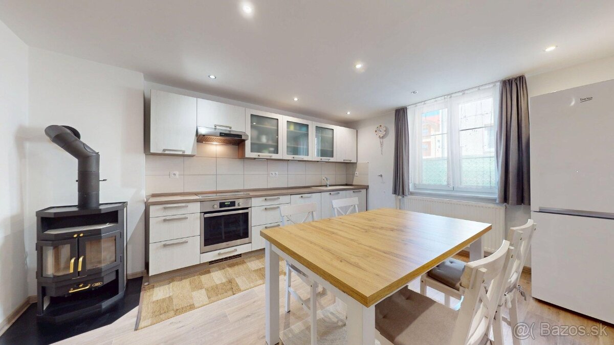 ZREKONŠTRUOVANÝ 7-IZB. RD – ŠTIAVNIK, okr. BYTČA - 2