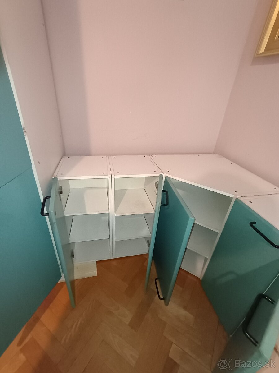 Kuchyna - skrinky - 2