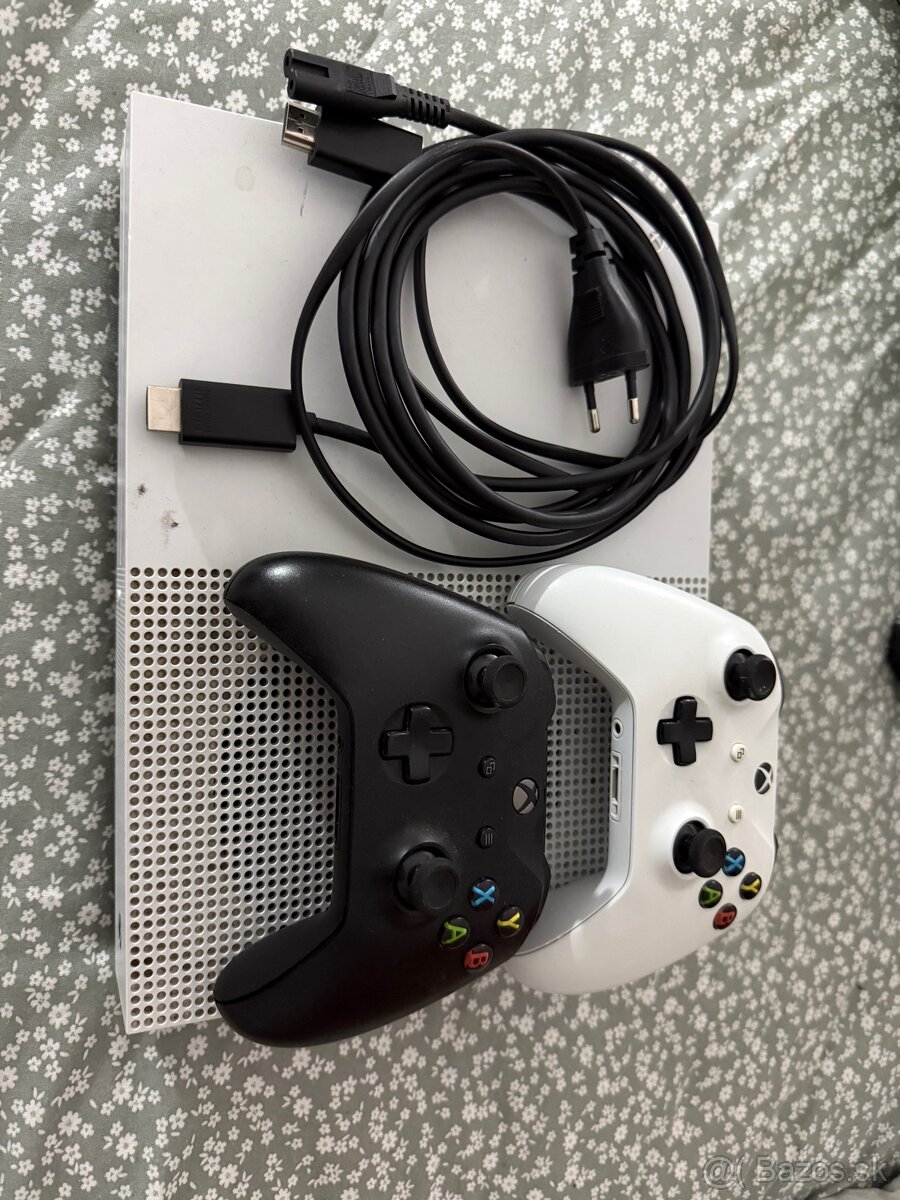 Xbox one S 500gb 2 ovládače - 2