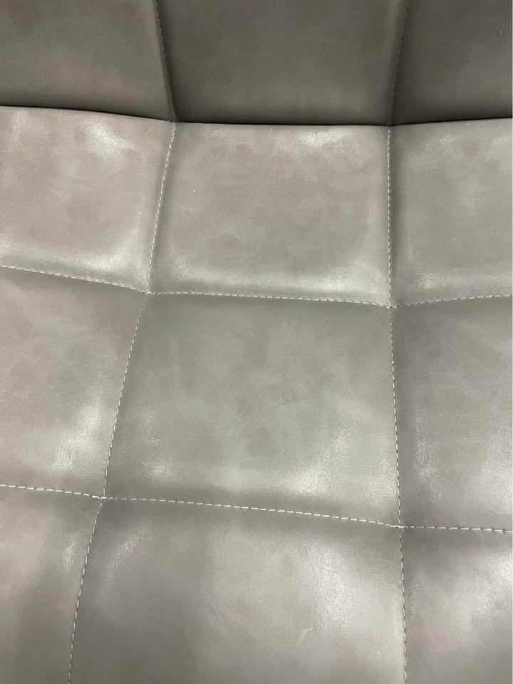 jedalenske stolicky sede - 2