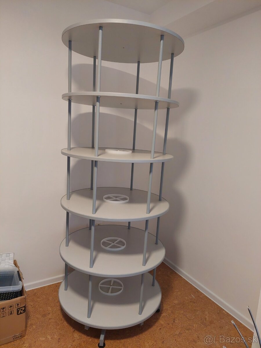 Otočný regál - 2