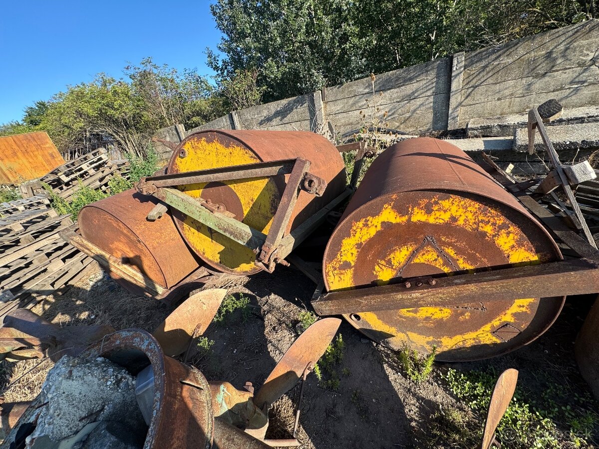 Predávam 3 veľké lúčne valce - 2