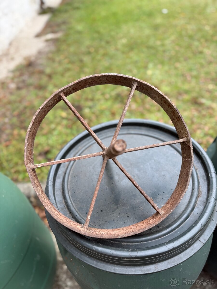Stare koleso kovove - 2
