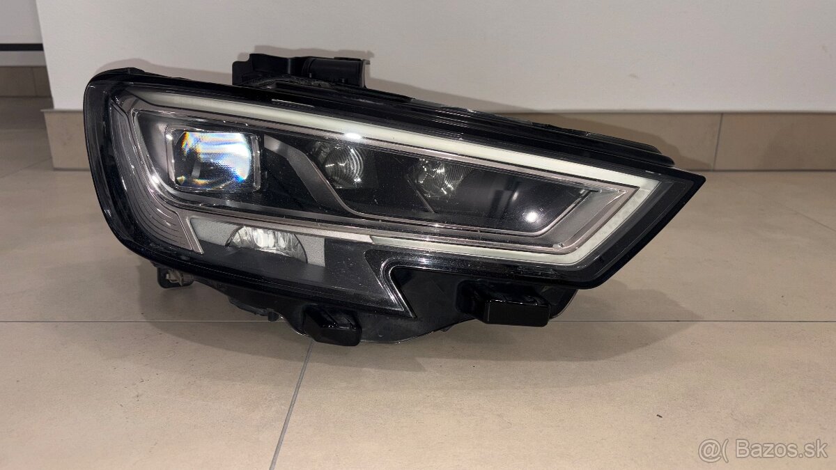 Predám originál svetlo Audi - 2