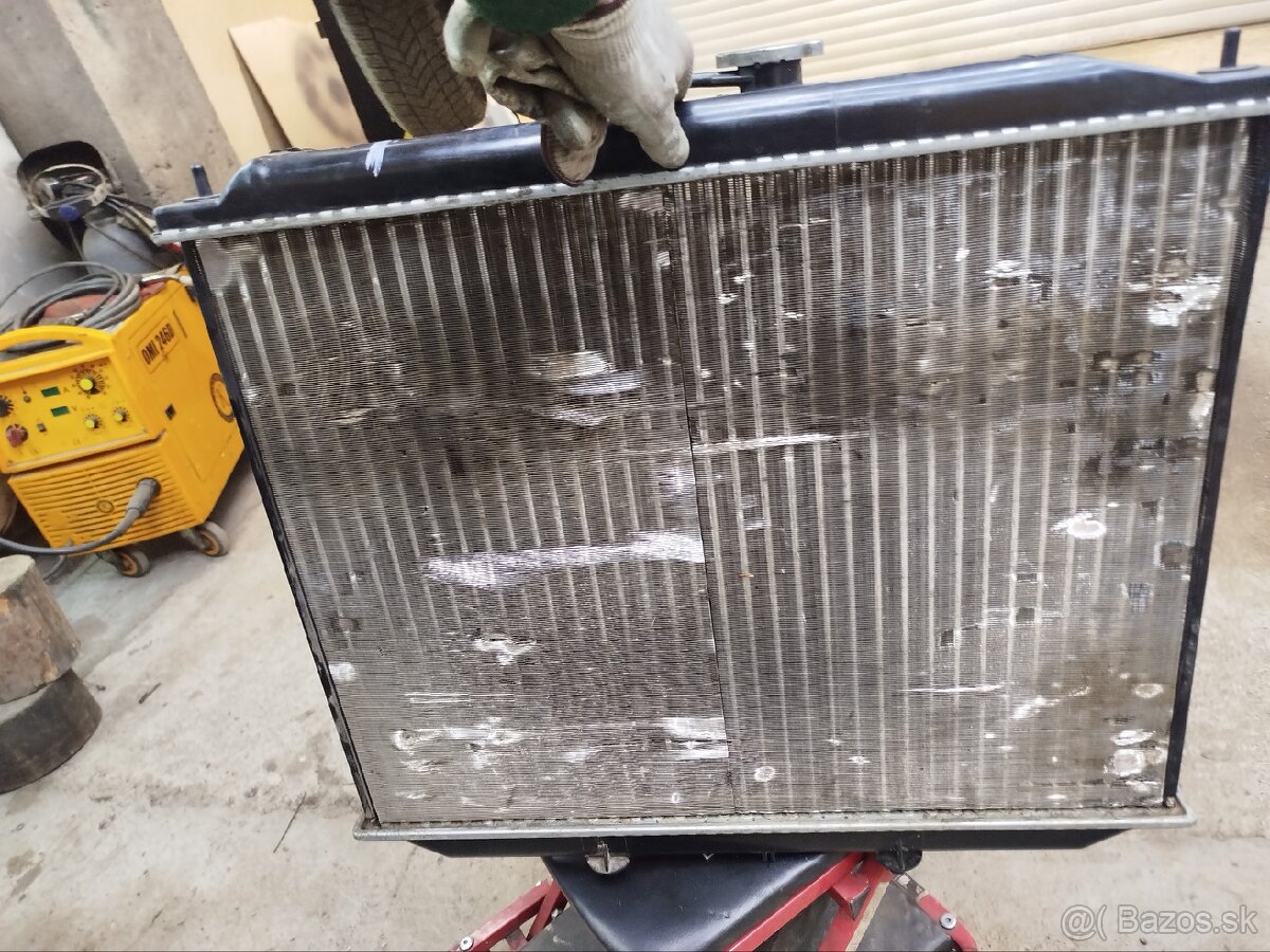 Chladič Nissan Terrano 2 2.7 TDI - 2