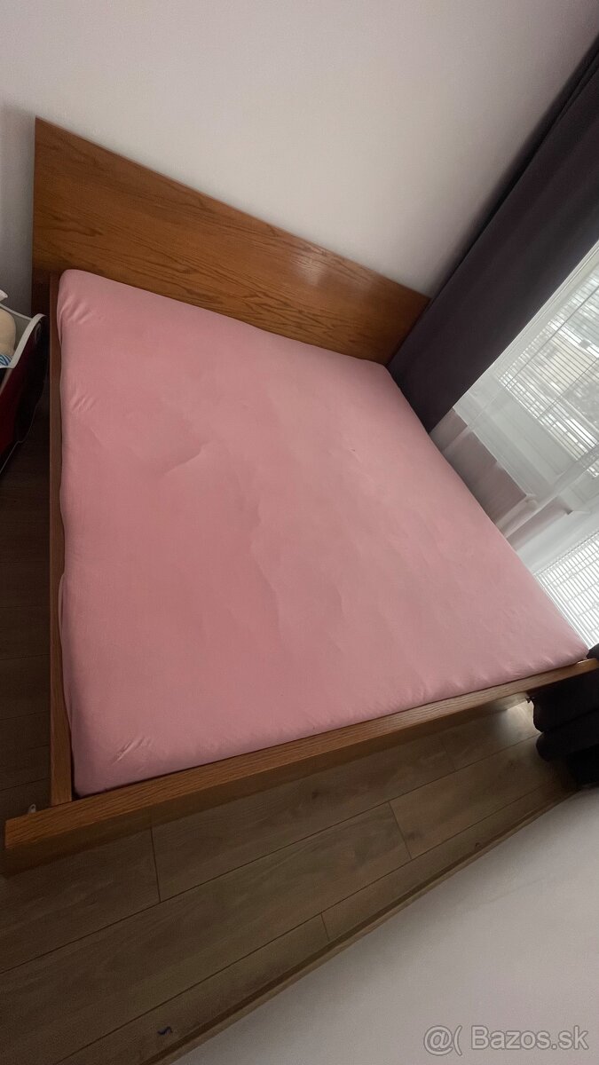 Manželská postel z masívu - 2