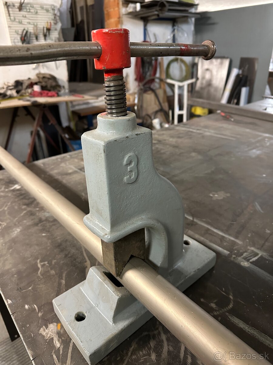 Zverák na trúbky. - 2