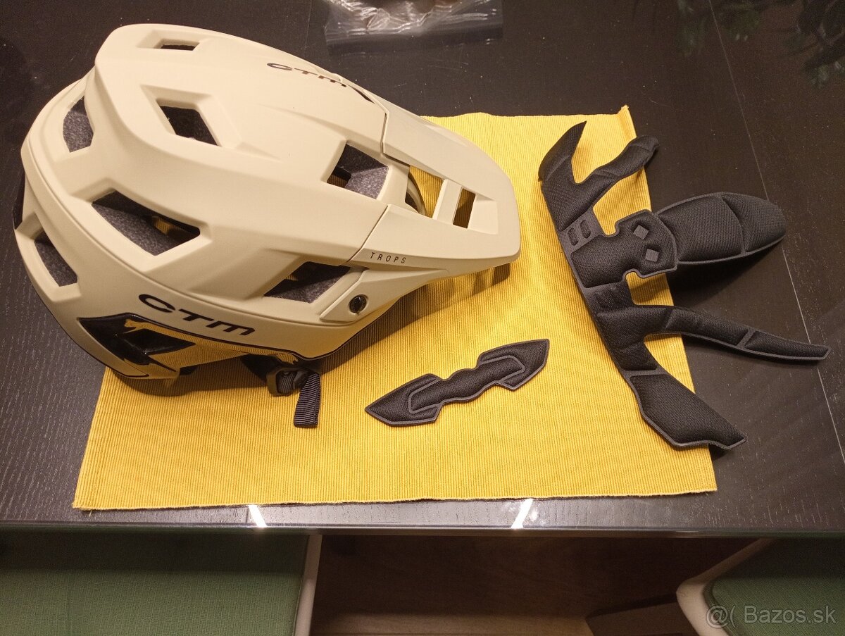 Predám novú cyklistickú prilbu CTM TROPS M - 2