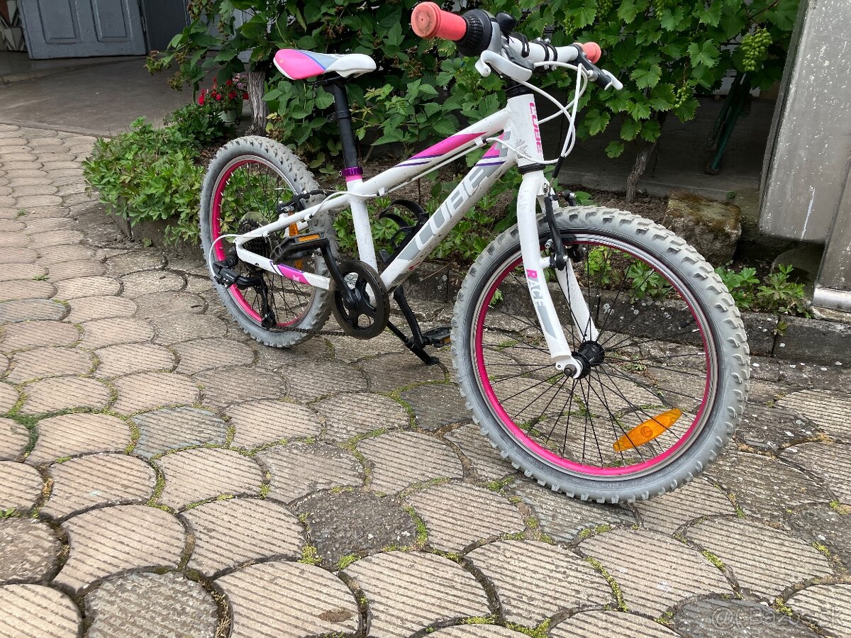 Predám dievčenský bicykel - 2