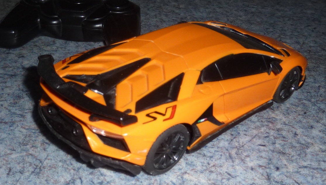 RC MODEL LAMBORGINI AVENTADOR SVJ 1:24 - 2