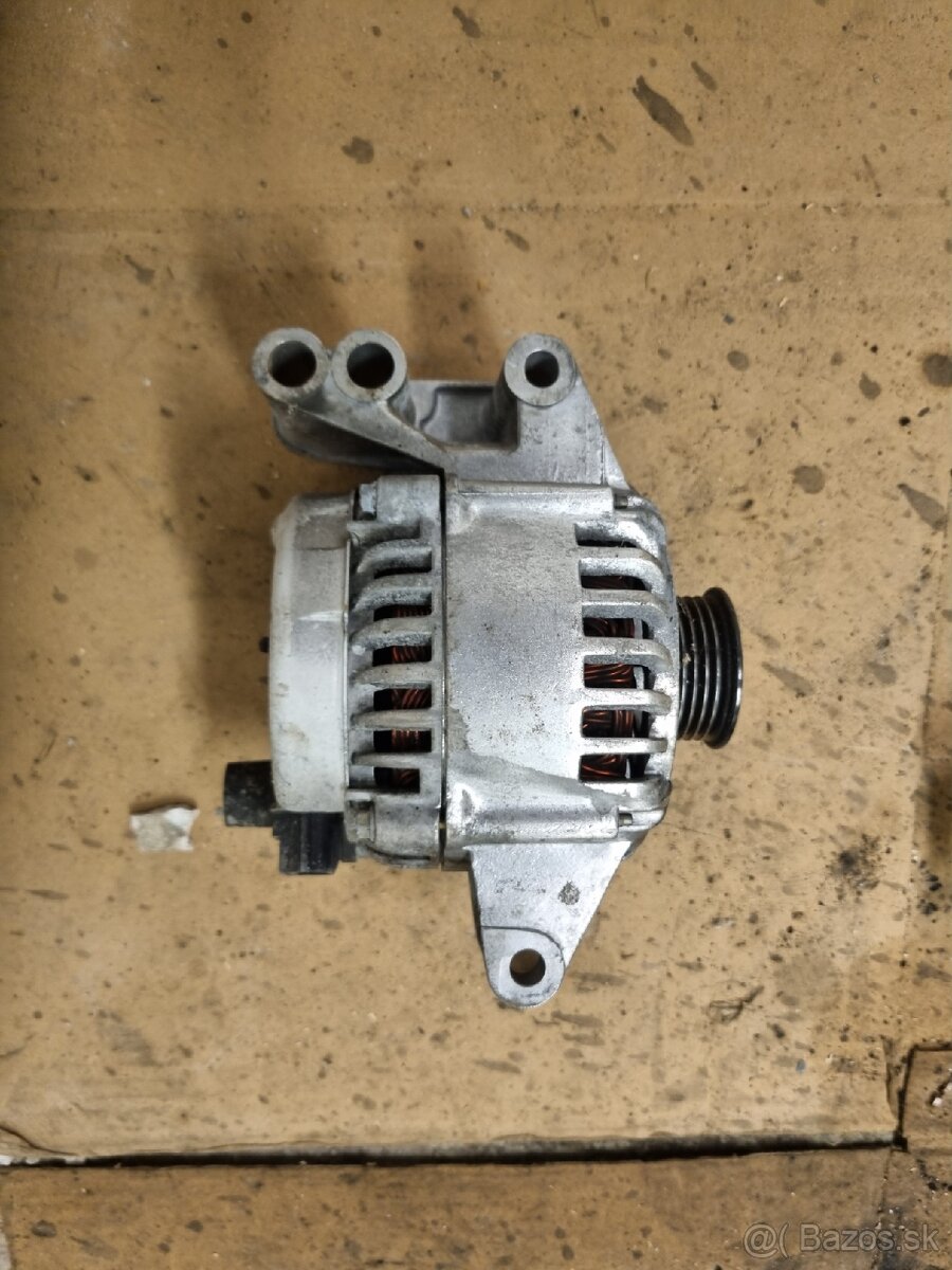Alternátor Ford fiesta - 2
