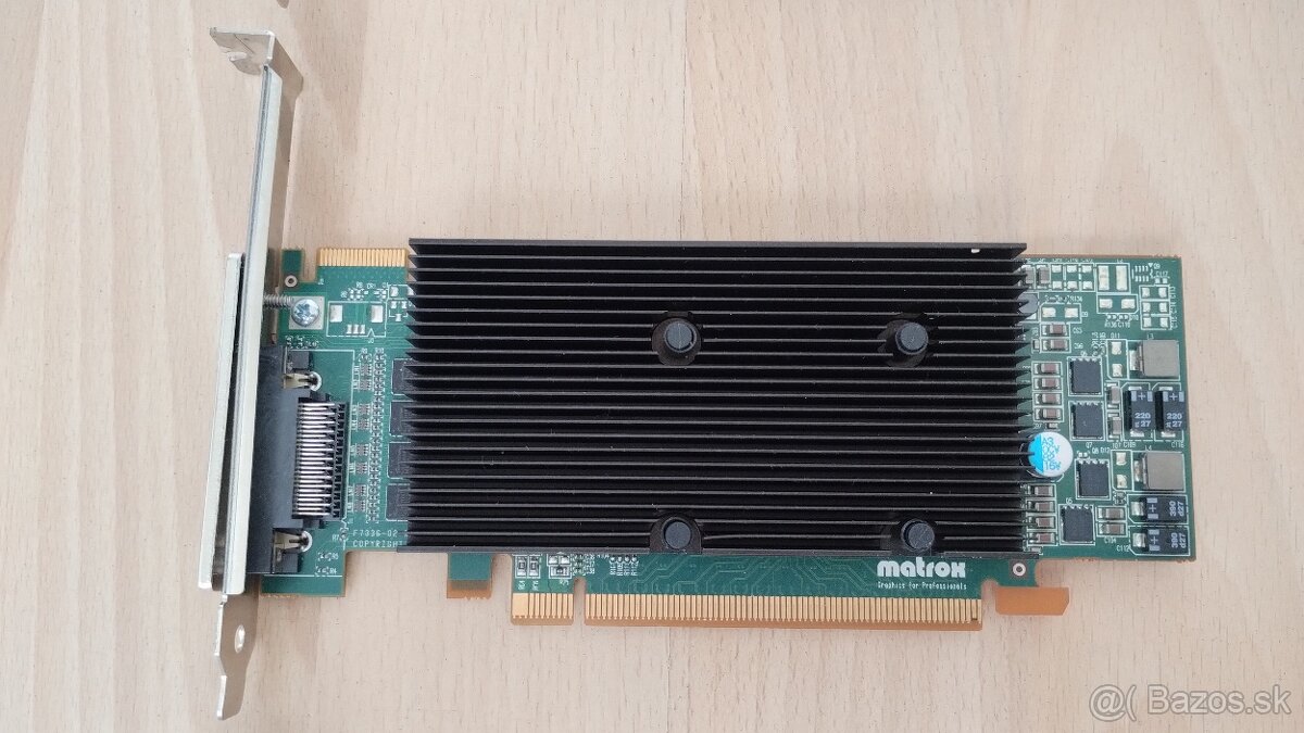 Predám grafické karty Matrox - 2