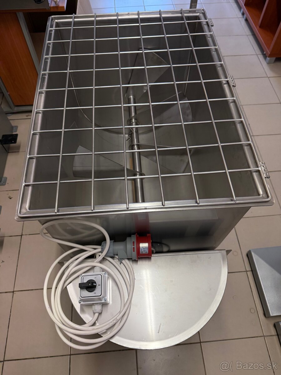 Miešačka na mäso 40 kg - 2