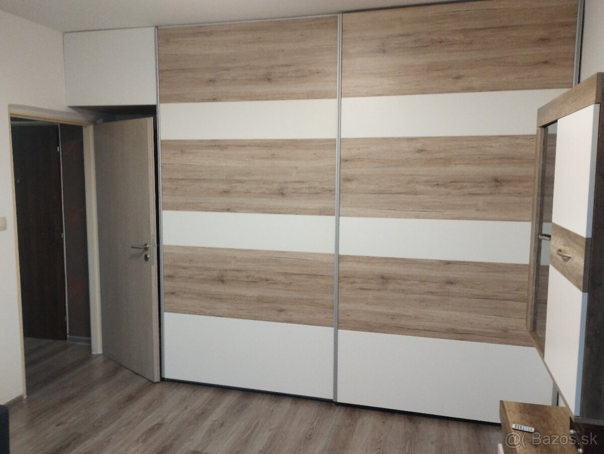 Kúpou voľný, zariadený 1 izbový byt. - 2