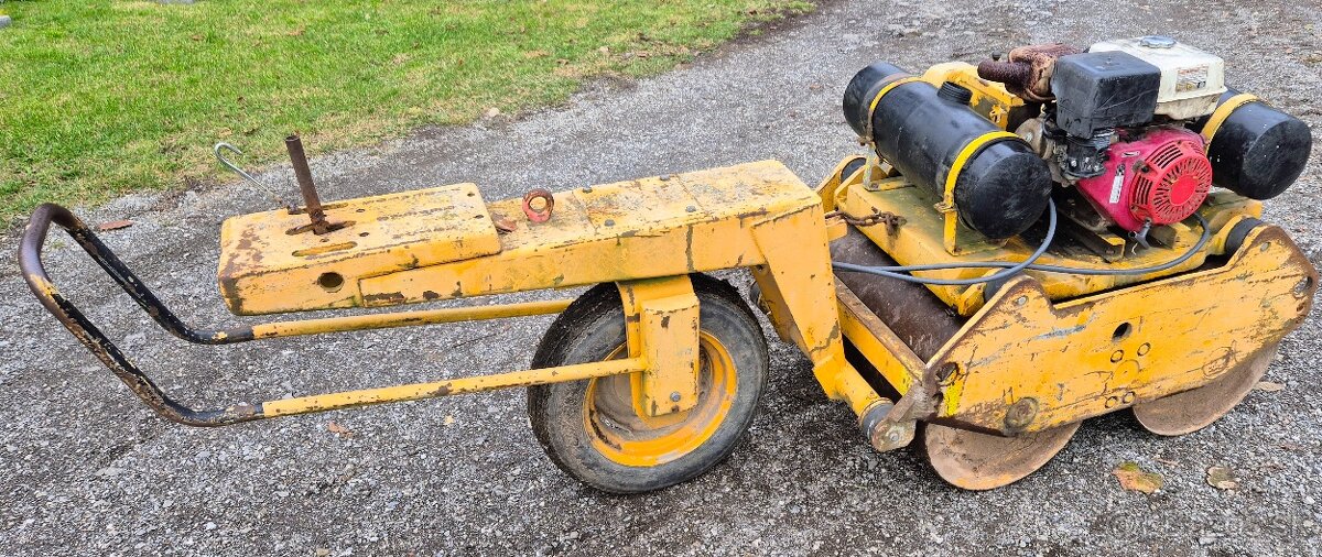 Vibračný valec ZTS - 2