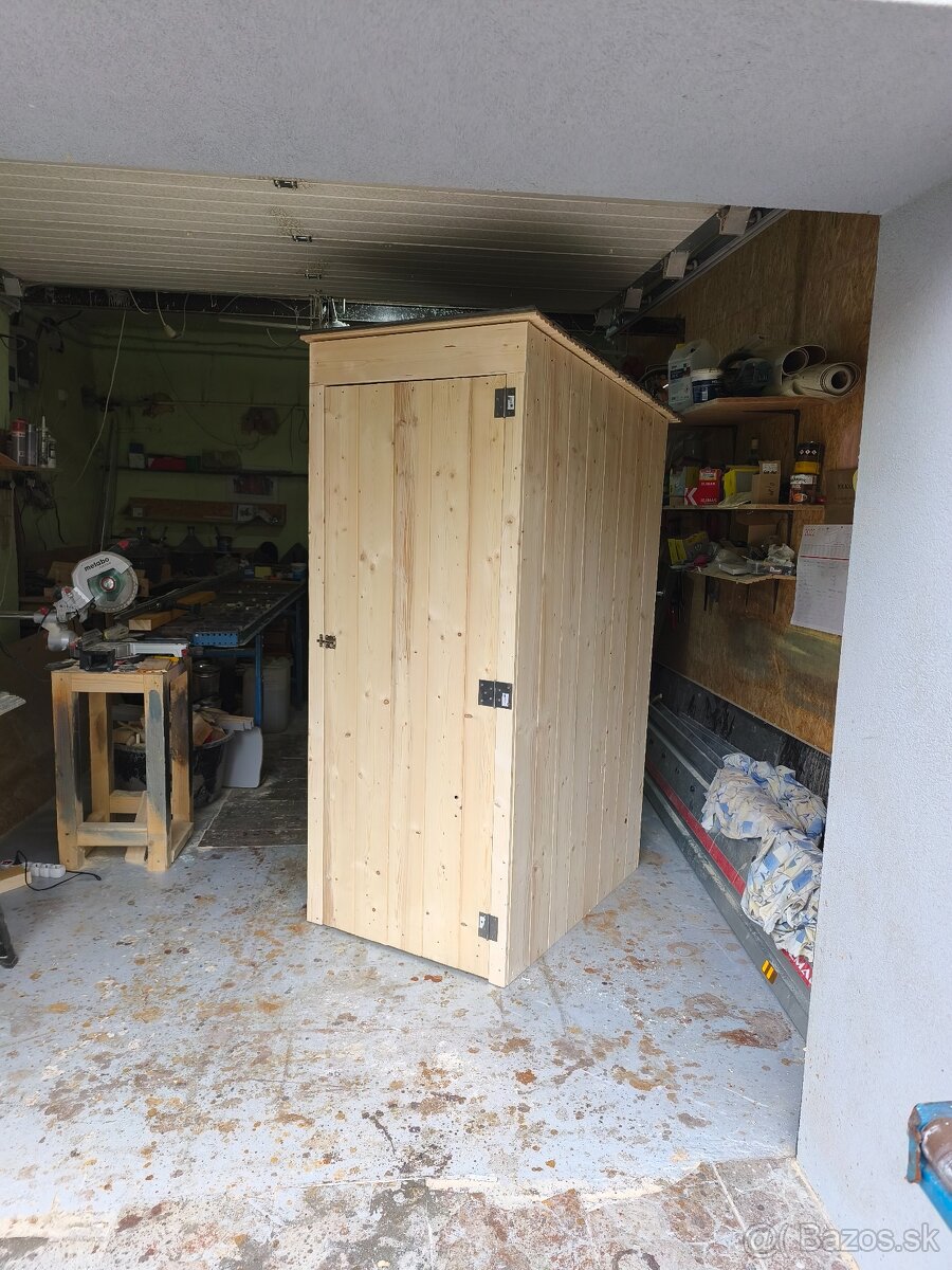 Drevená latrína - 2