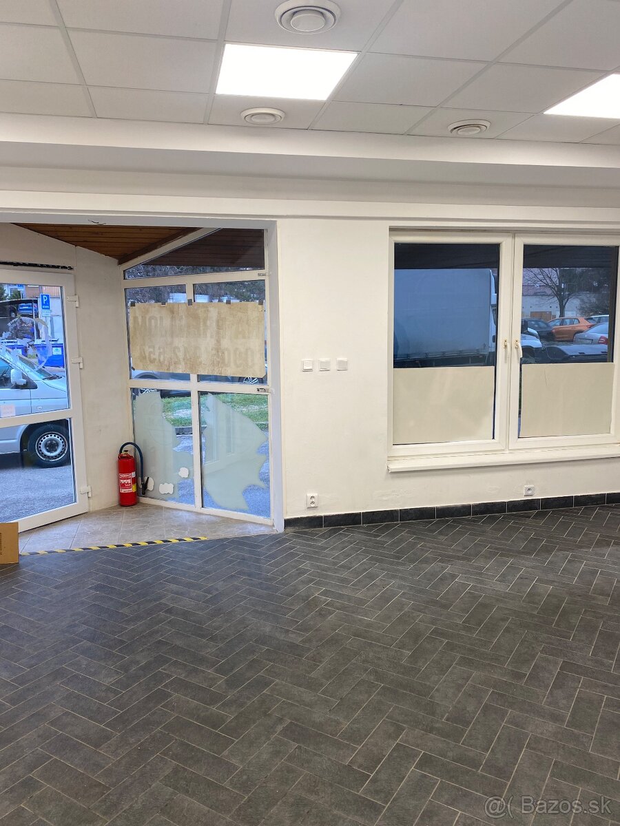 Obchodný oriestor na prenájom Trenčín - 2