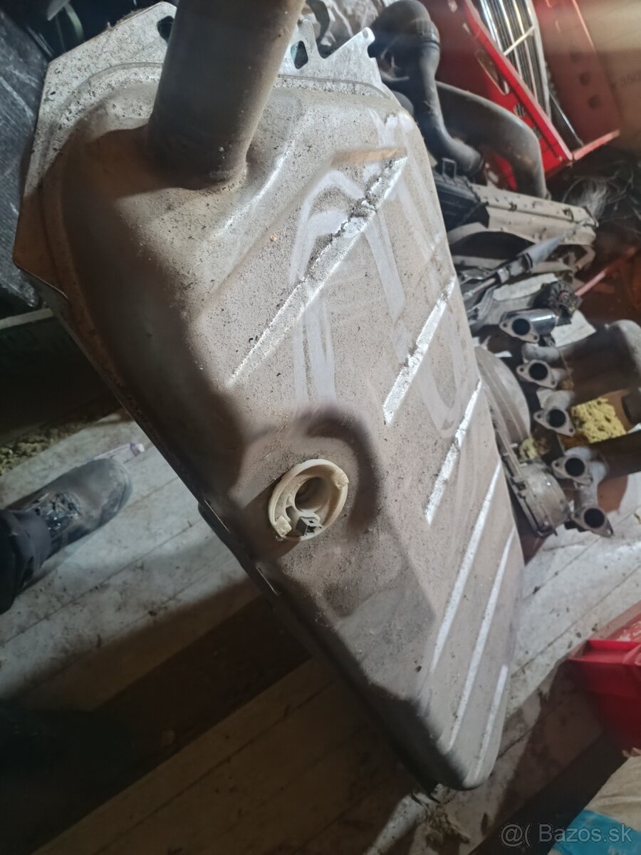 Predám náhradné diely - 2