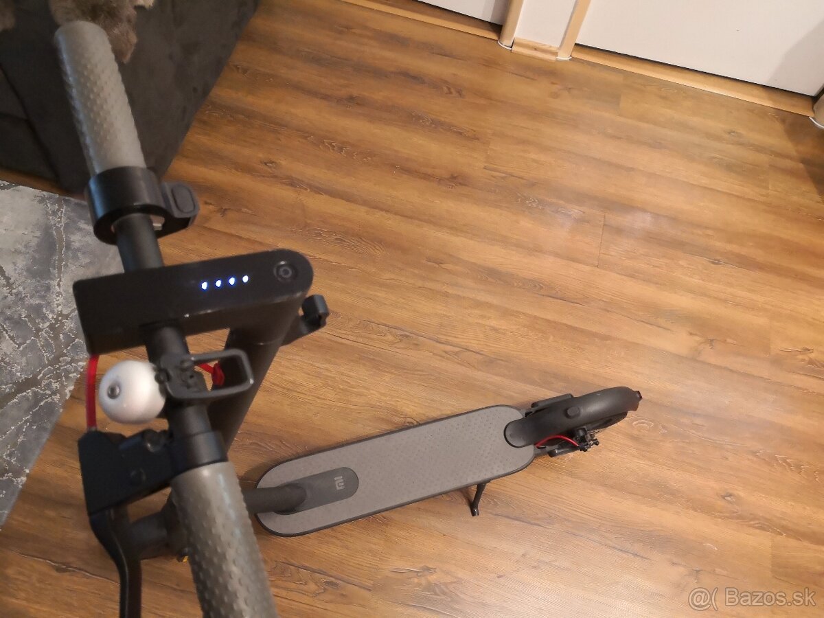 Predám zanovnu kolobežku xiaomi - 2