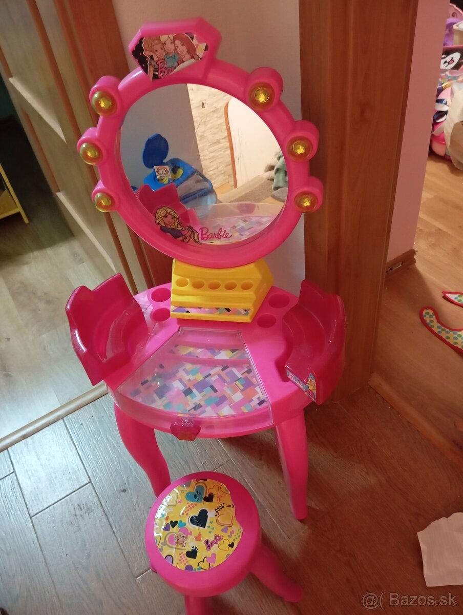 Detsky kozmetický stolík Barbie - 2