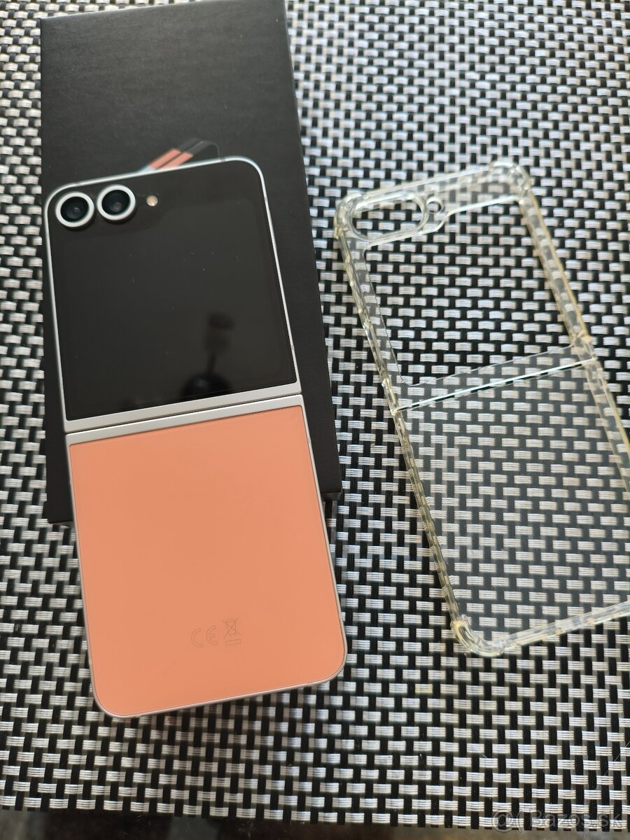 SAMSUNG GALAXY Z FLIP 6 - 2