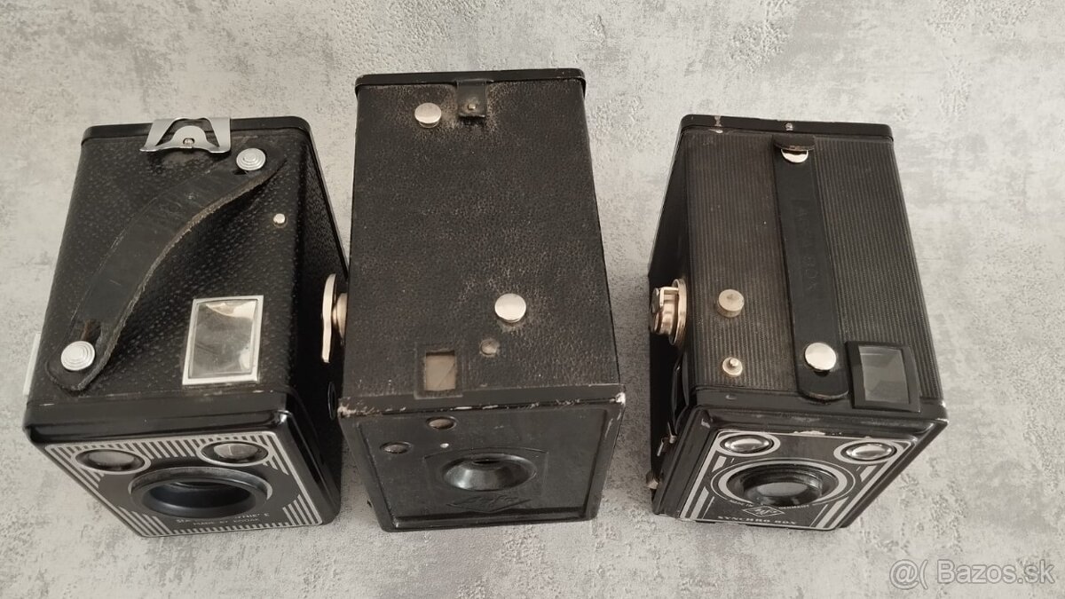 3x staré fotoaparáty, prodej jen vcelku jek je nafoceno. - 2