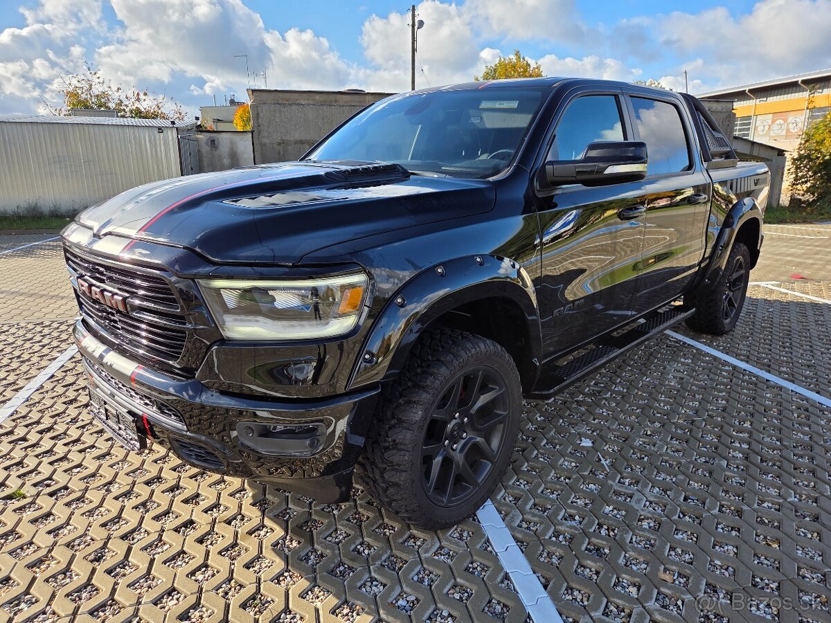 DODGE RAM LARAMIE 5.7 HEMI 4X4 HARMAN PANORAMA