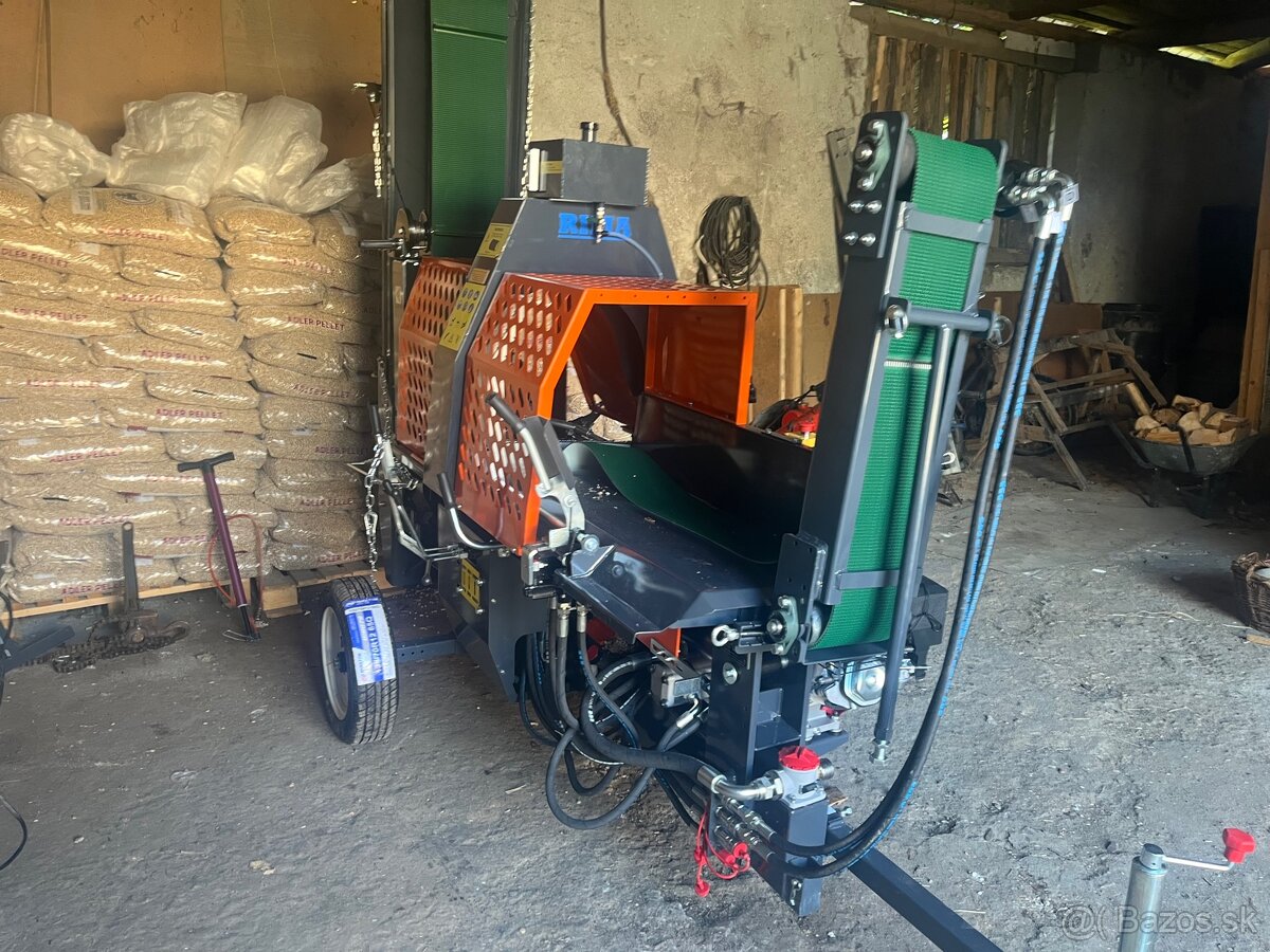 Štiepací poloautomat dreva Rima 20t - 2